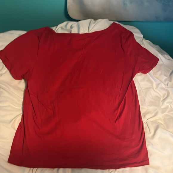 Old Navy Red V-Neck T Shirt - Picture 3 of 8